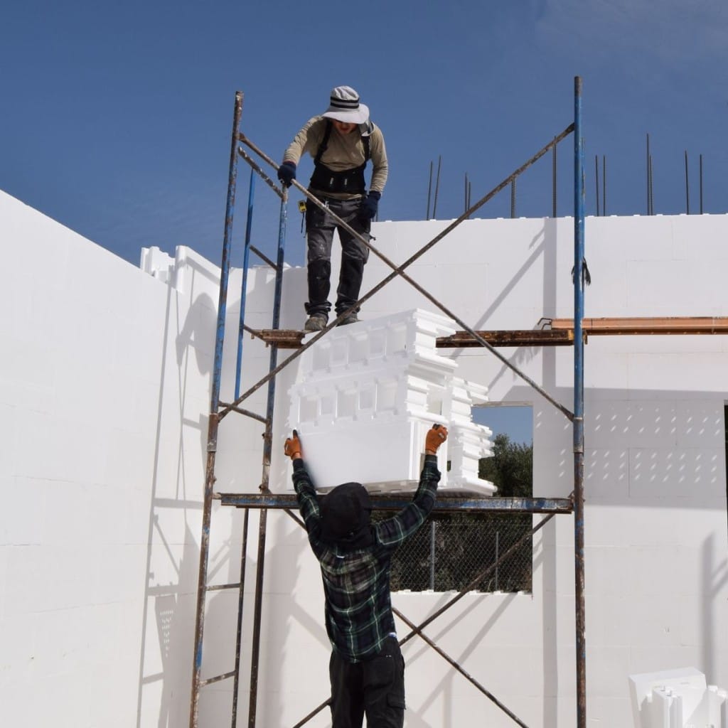 Legacy es un sistema constructivo ligero y que actúa a la vez como sistema SATE