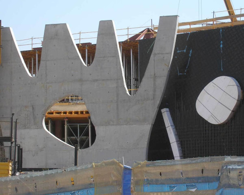 Construcción de piezas con diseños en hormigon y eps